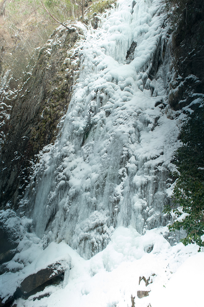 凍てつく　扁妙の滝